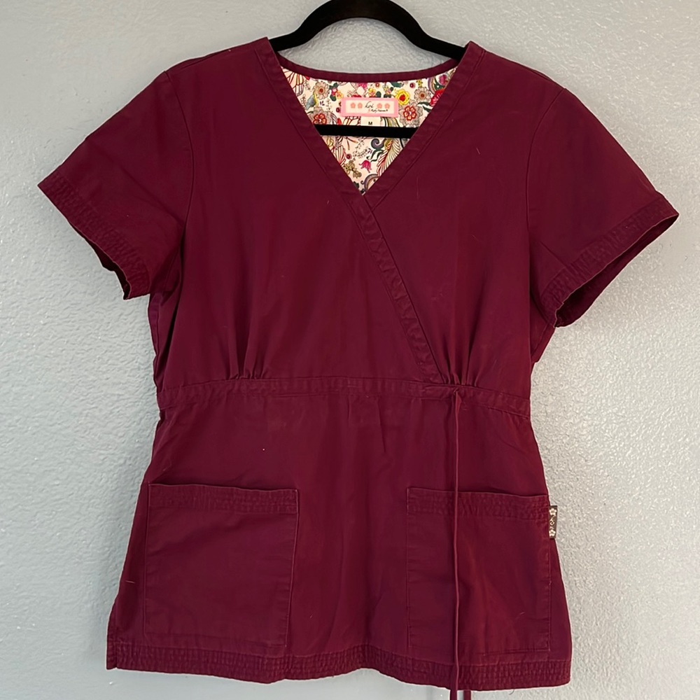 Koi medium scrub top